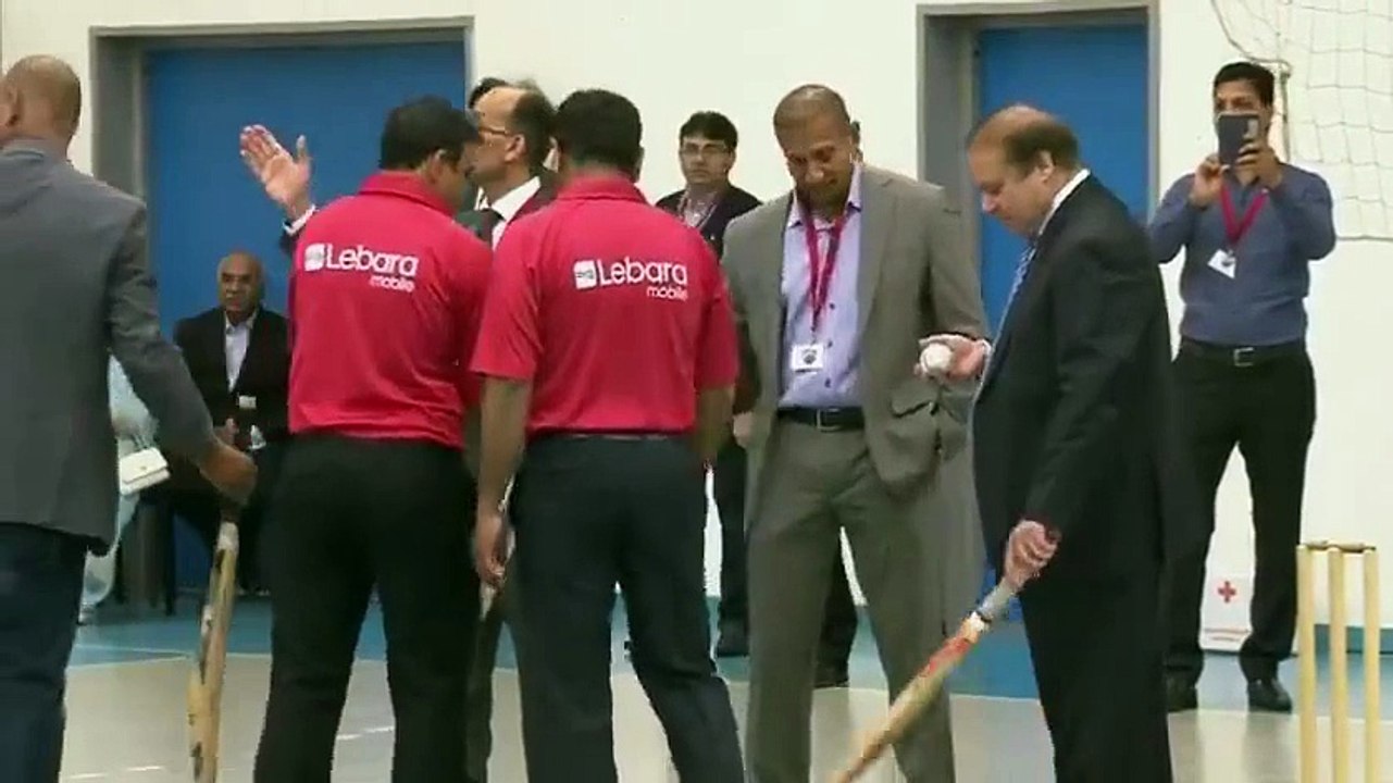 PM  Nawaz Sharif playing cricket with girls in...