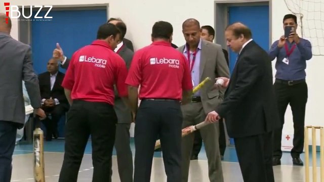PM Nawaz Sharif playing cricket with girls in Norway, Oslo! - eBuzz.Pk