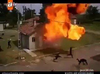 من اقوى مقاطع وادي الذئاب مع موسيقى اكشن