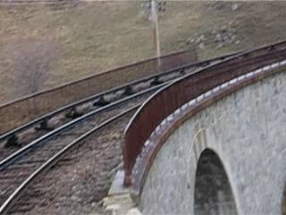 voyage en petit train jaune