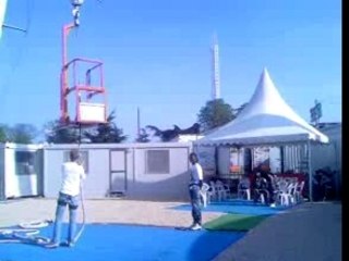 Saut a lélastik a la foire du trone.