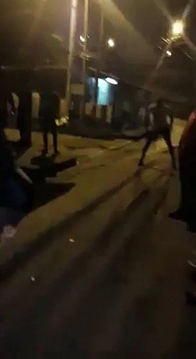 Superbe mouvement de danse au sol