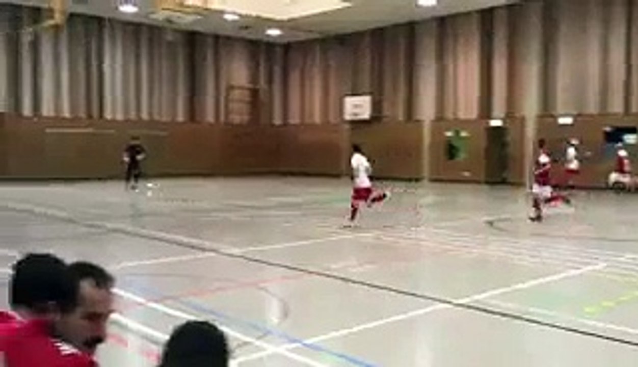Türk futbolcunun golü dünyayı salladı