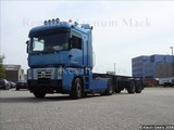 Renault Magnum Mack V8