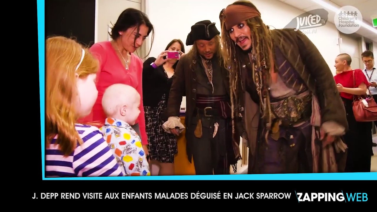 Johnny Depp alias Jack Sparrow rend visite à des enfants malades !