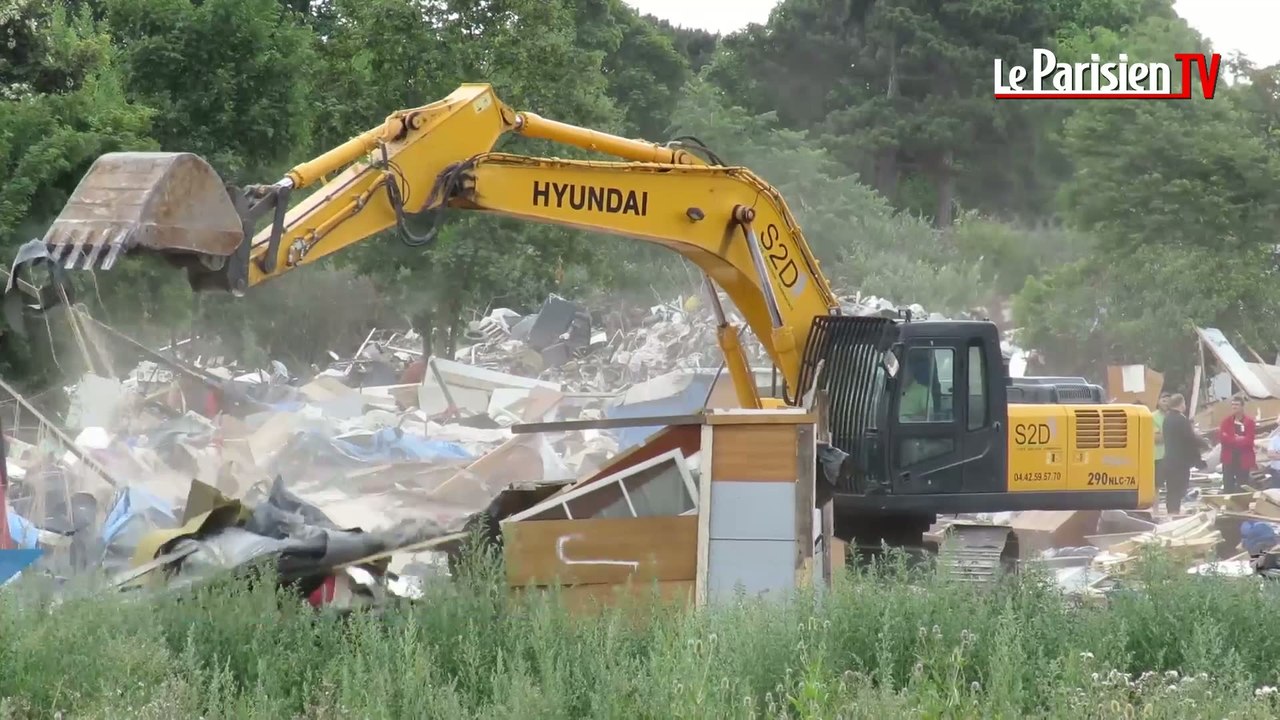Ivry : évacuation du plus grand bidonville du Val-de-Marne