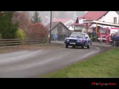 Volvo 240 + Saab 900 Turbo Rally cars in action