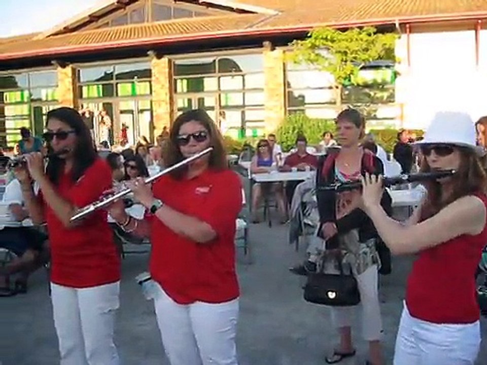 La musique du sud ouest avec la banda Los Galipos mardi 14 juillet 2015 au port dès 20 h