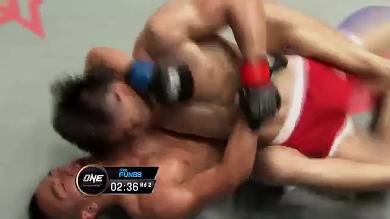 MMA: L'impressionnant coup de pied acrobatique de Wu Ze