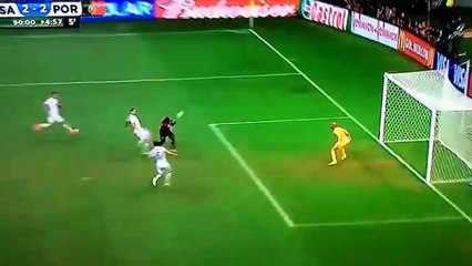 Ronaldo sends a cross in the 95th minute to tie the United States