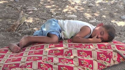 اللاجئون السوريون تخطوا الأربعة ملايين