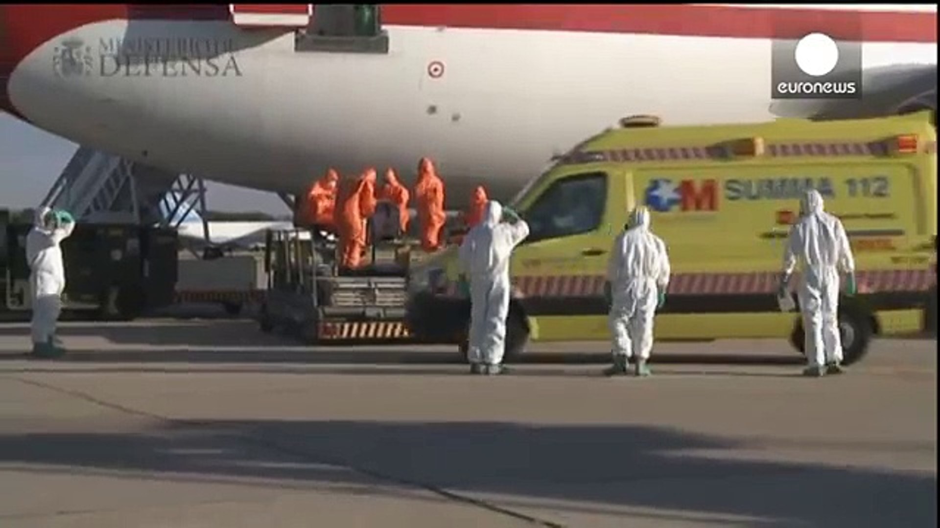 Video: First Ebola victim arrives in Spain under tight security