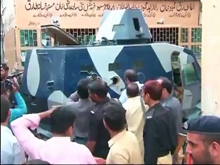 Modal Aayan Ali Ko Pindi Kacheri Le Jaty Howy Police Walo Ny Zaleel Kr Dia