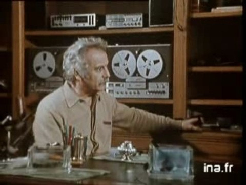 Bourvil qui parle de Georges BRASSENS.