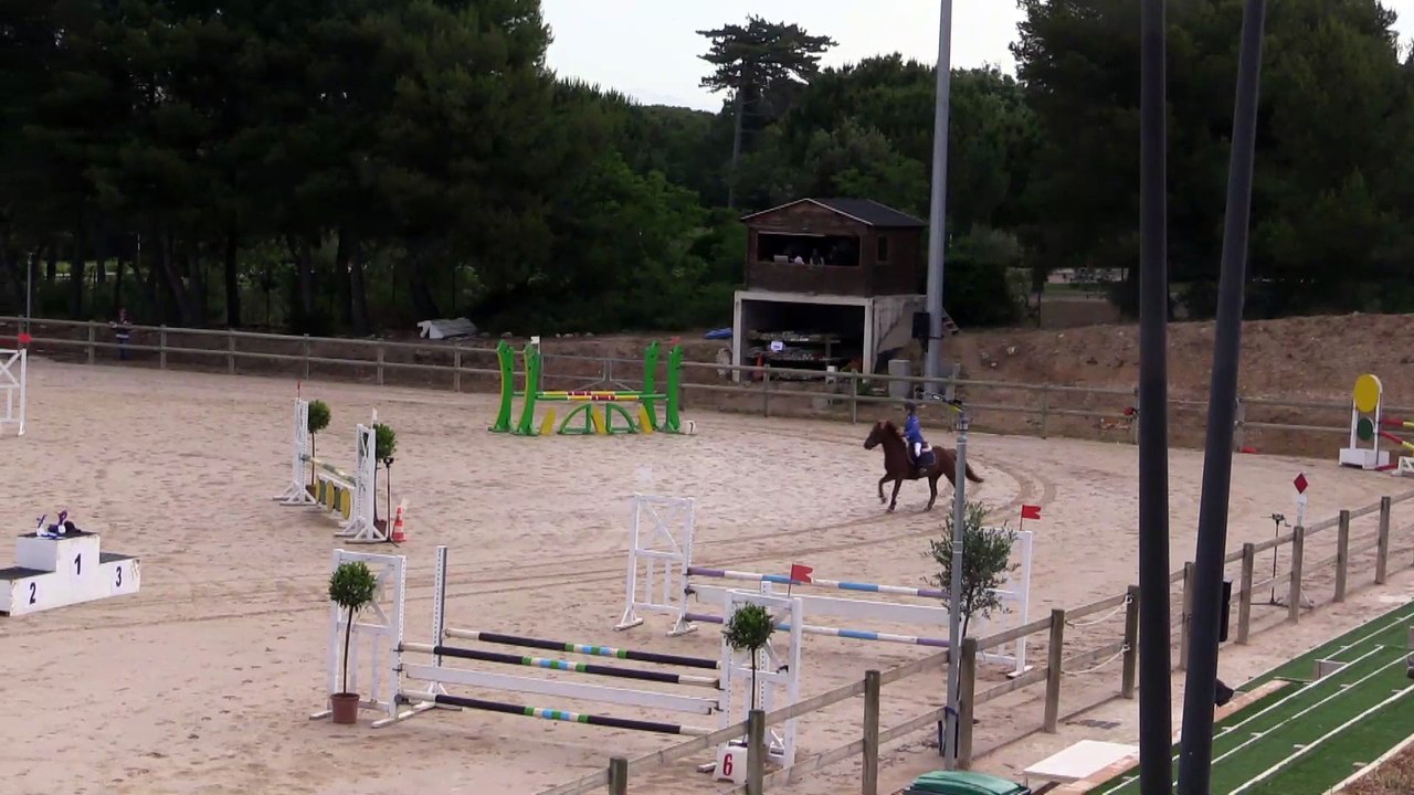 Ultrachic d'Azur et Annaëlle Cesbron TDA Marseille Pastré Poney 1B