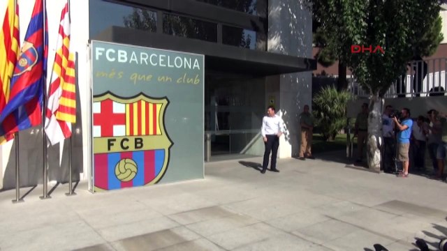 Arda Turan, Barcelona amblemiyle poz verdi!