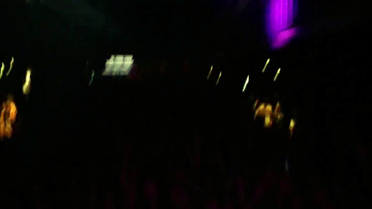 WHEN U TROLL THE ENTIRE CROWD