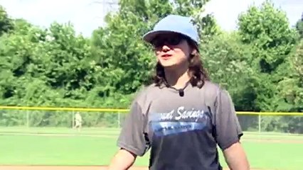 One-handed pitcher rules the mound in North Carolina - News3LV