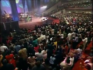 Mighty God/Outstanding - John P. Kee & the New Life Community Choir