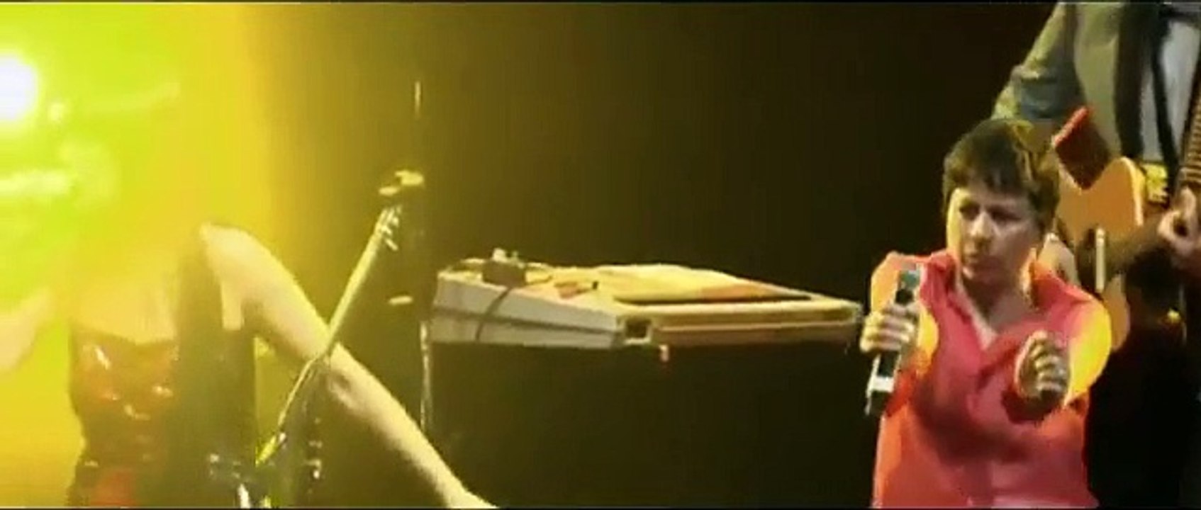 Fito Páez, Celeste Carballo & Fabiana Cantilo - Dos Días En La Vida (Vivo 2012) (Promo Only)