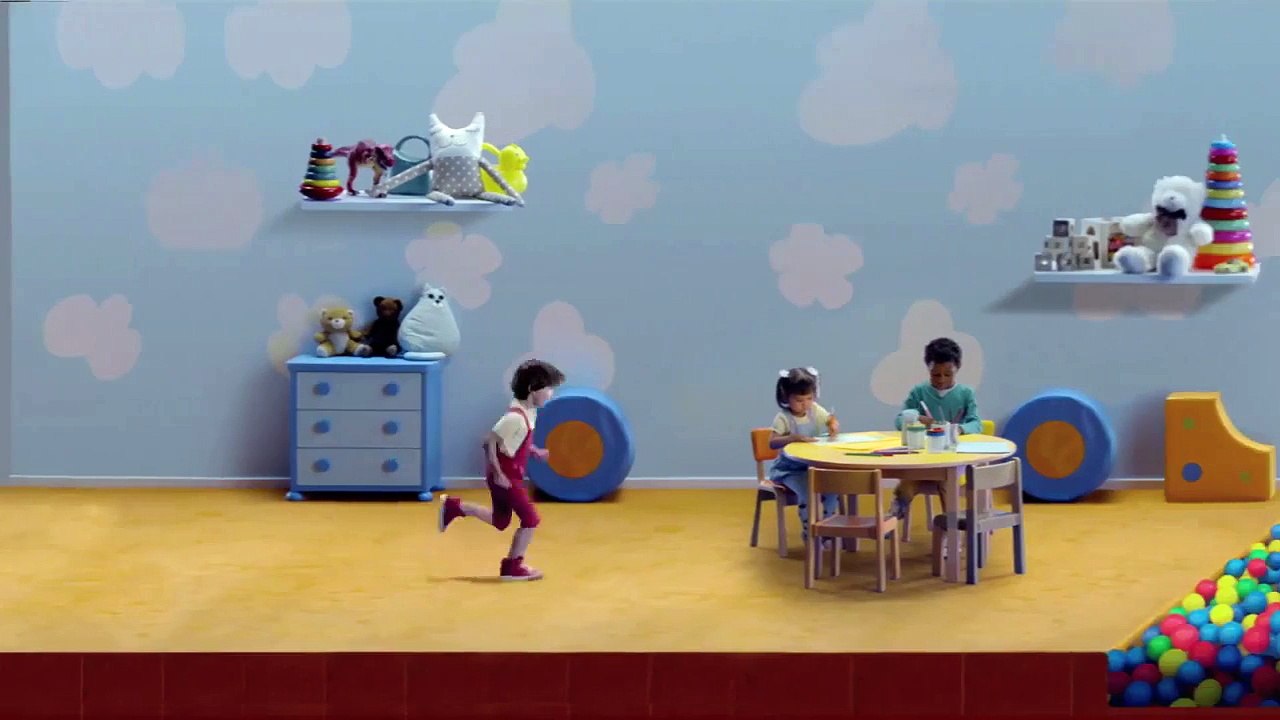 Grandir, avoir une barbe, un rasoir électrique et la plus belle fille du monde - Pub Braun