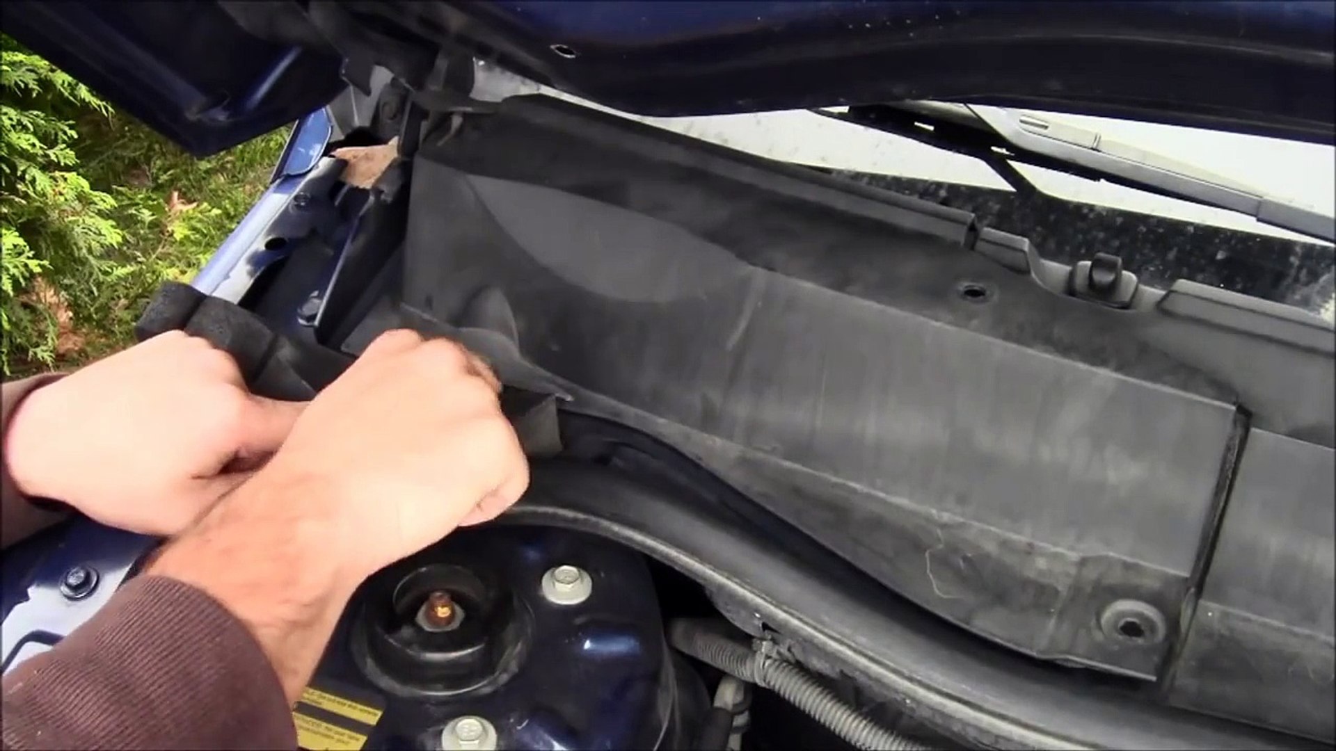 How To Replace Cabin Air Filter On 2008 Chevy Equinox Video