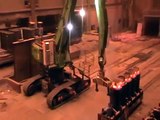 SENNEBOGEN - Material Handling: Crawler Material Handler 870 Electro handling mould in steel mill
