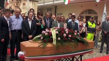 Varese: applausi al funerale di Laura Prati, sindaco di Cardano al Campo uccisa da un vigile