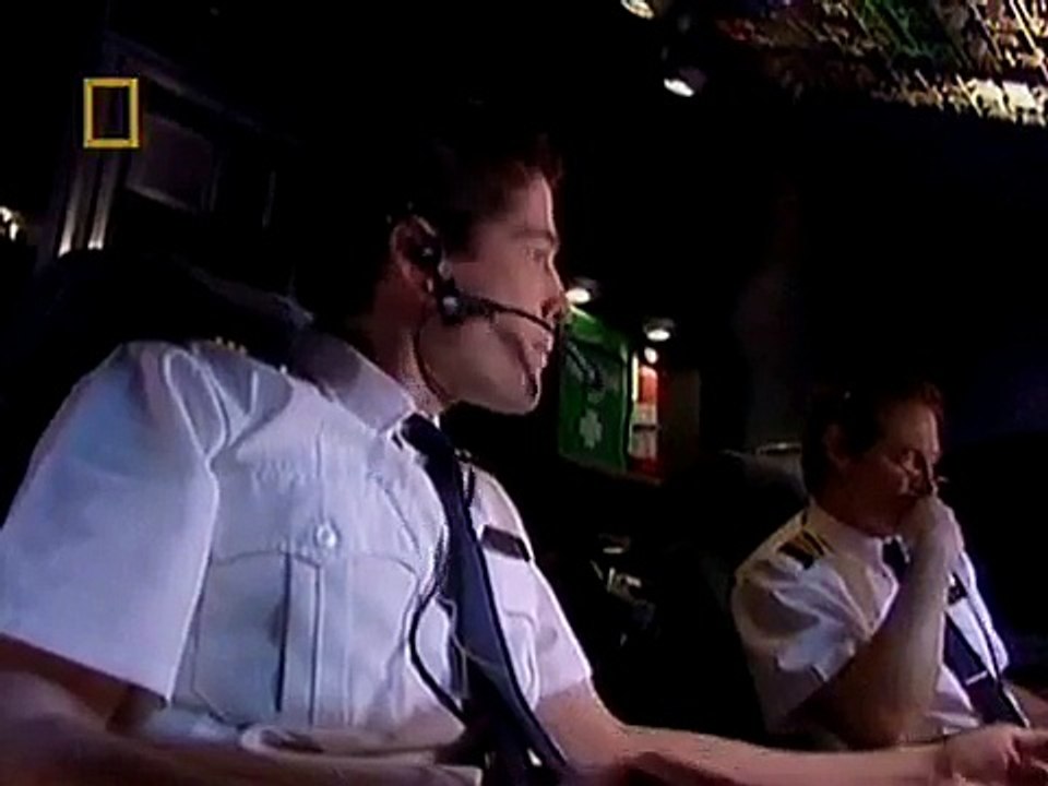 Mayday S01E03 Flying On Empty 2