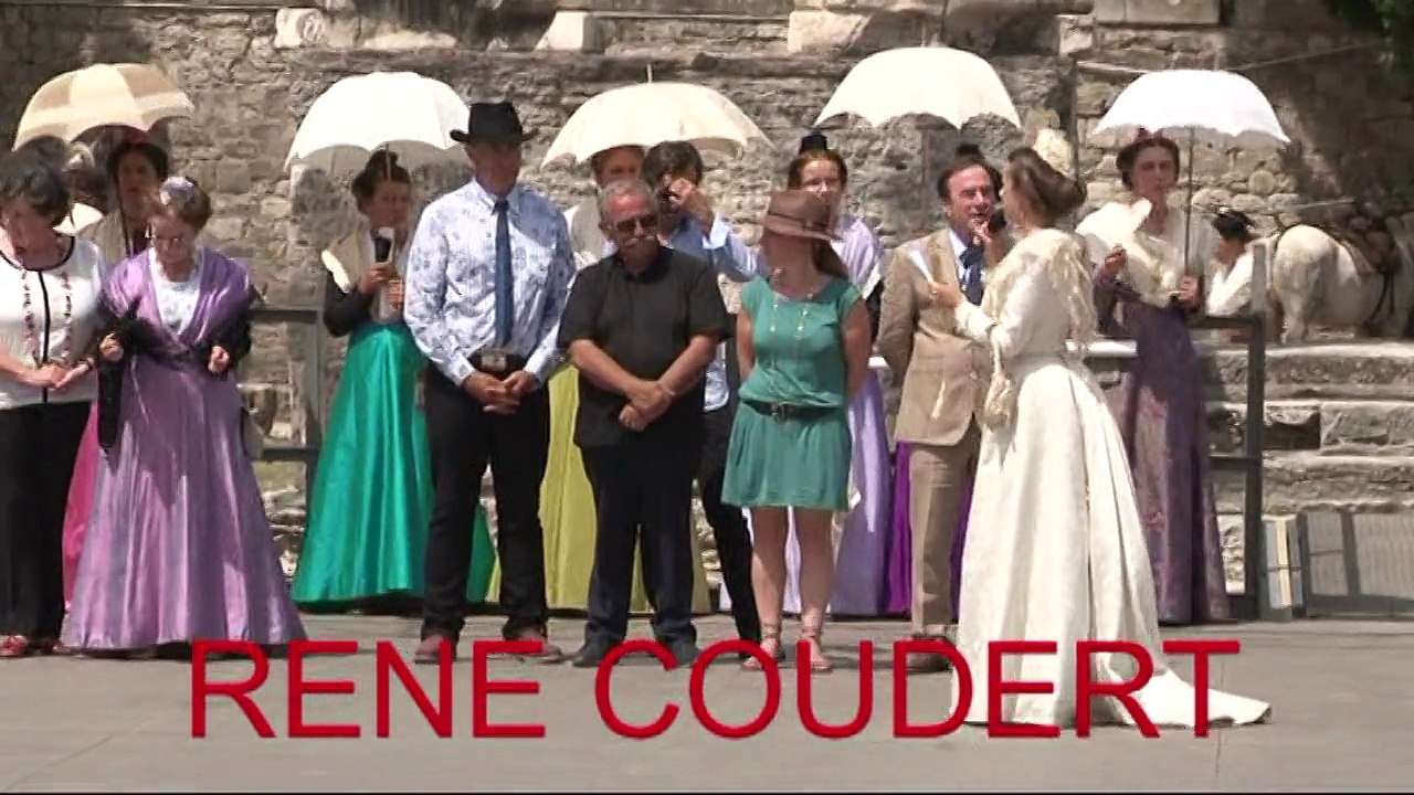 ARLES "Fête du costume" au Théatre Antique. La  22ème Reine Mandy Graillon