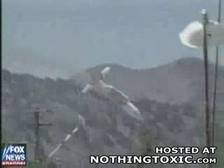 AVION CAE EN LA MONTAÑA BY APOLO