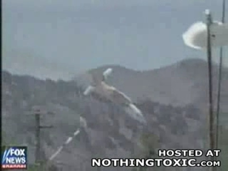 AVION CAE EN LA MONTAÑA BY APOLO
