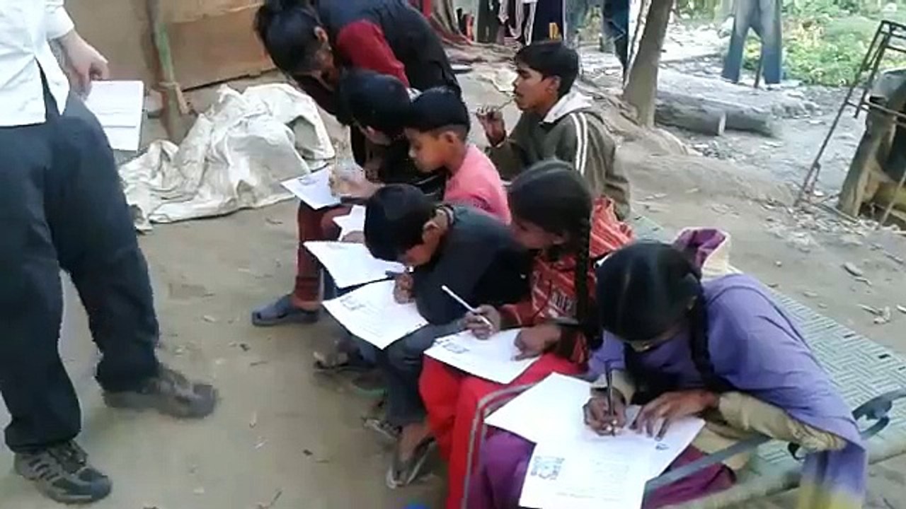 Volunteer Programs in India teaching children, www.volunteerindiaispiice.com