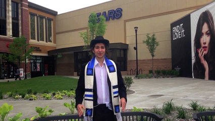 Hasidic Jew Steals Fountain Pennies (Prank)