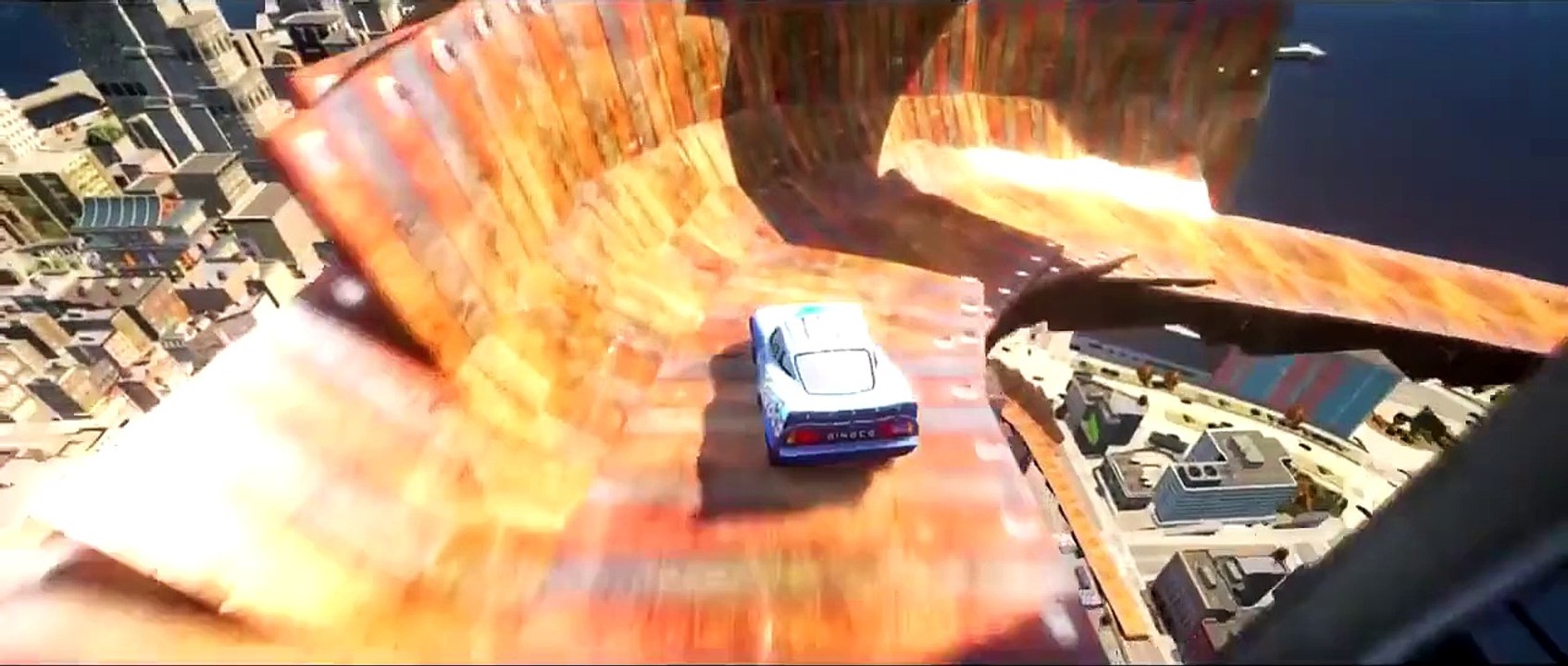 Disney Pixar Cars Lightning McQueen & DINOCO having fun with a Custom Cars Macuin! Flash Mcqueen