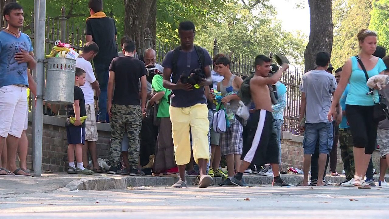 Dramatische Lage in überfülltem Flüchtlingszentrum bei Wien