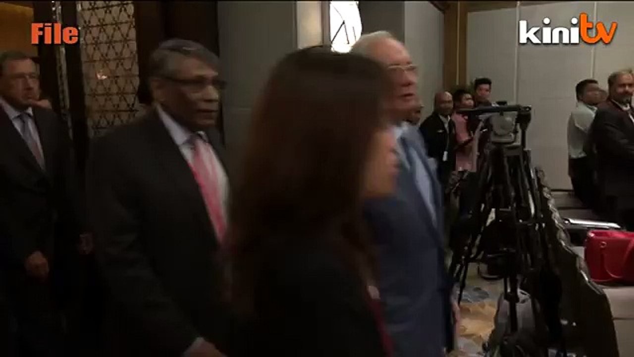 Survey shows sharp decline in Najib's popularity