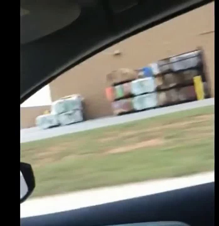 MILITARY VEHICLES AT WALMART! UN TRUCKS HEADING TO TEXAS!