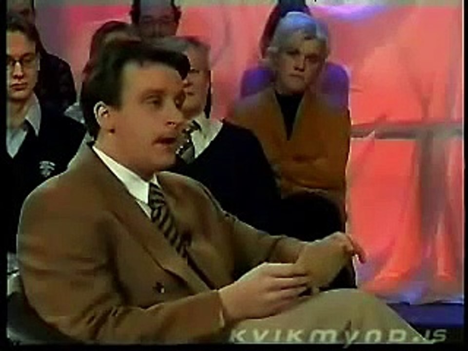 Накуренный Ведущий ржёт над голосом участника шоу