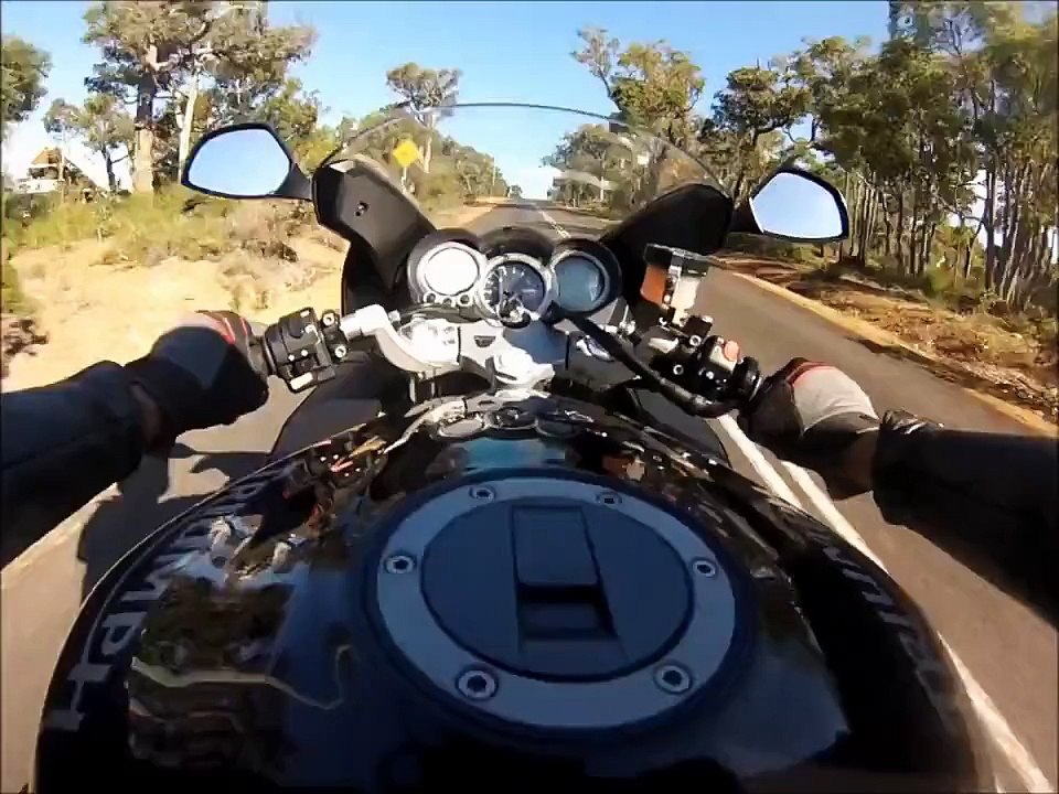 2009 Triumph 1050 Sprint and the sound of the Trident exhaust.