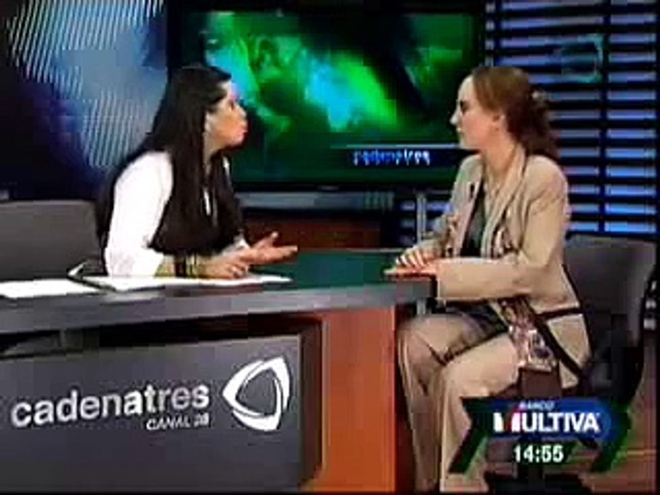 Gabriela Cuevas  con Yuriria Sierra en Cadena Tres