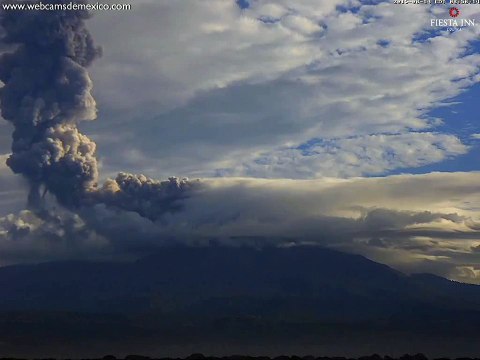Timelapse Shows Mexico's Colima Volcano Erupt Twice