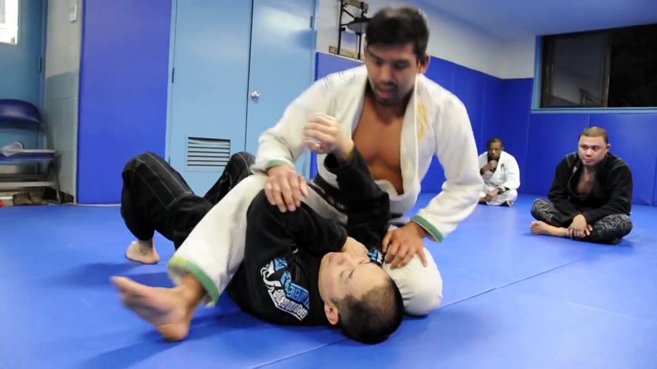 MOUNT: Basic Armbar