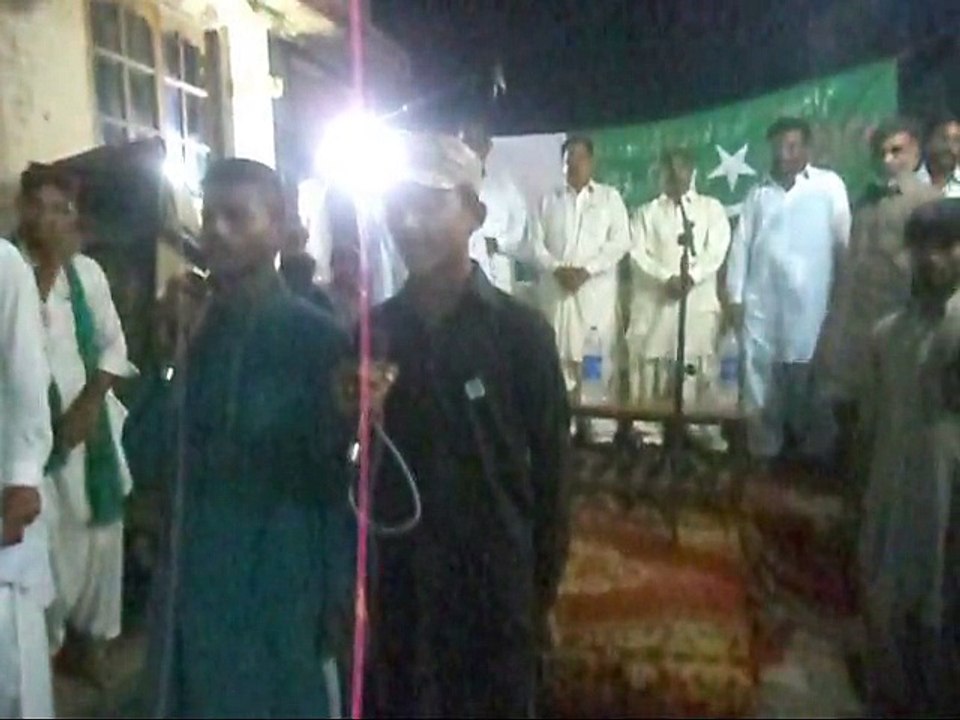 Sinjhoro : Boys Singing National Anthem On Independence Day 14th August 2015 Celebration Program At Ward No 02 Sinjhoro City