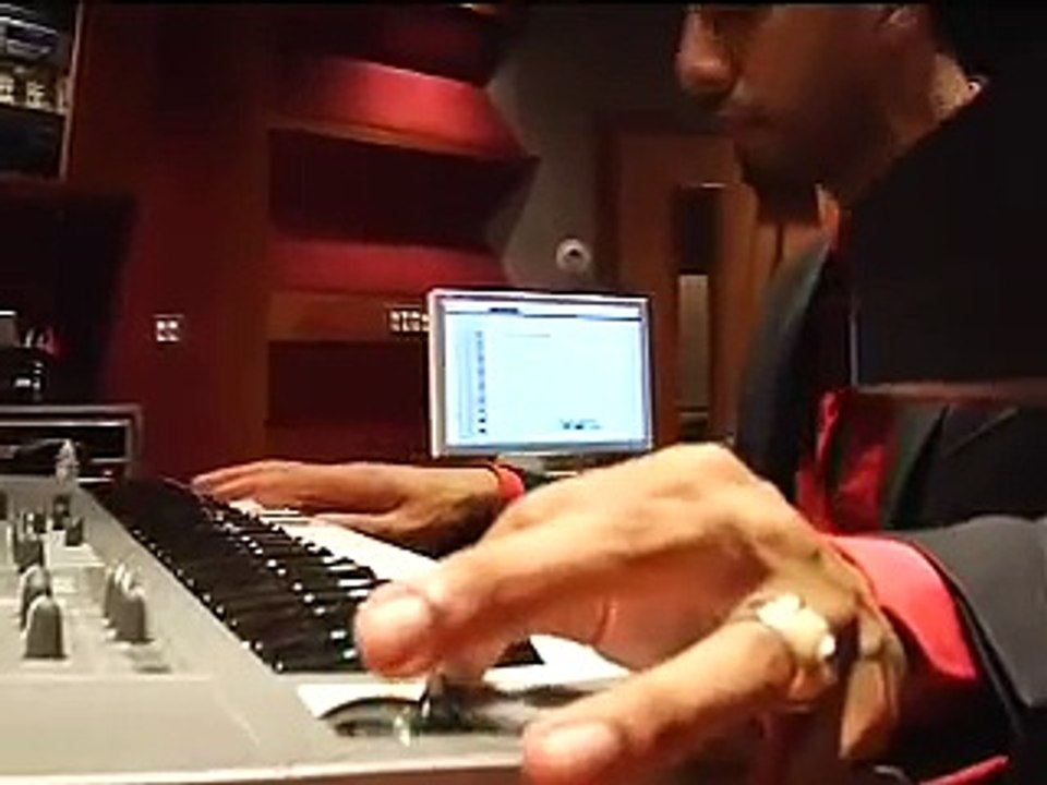 Ryan Leslie Making "Gibberish"