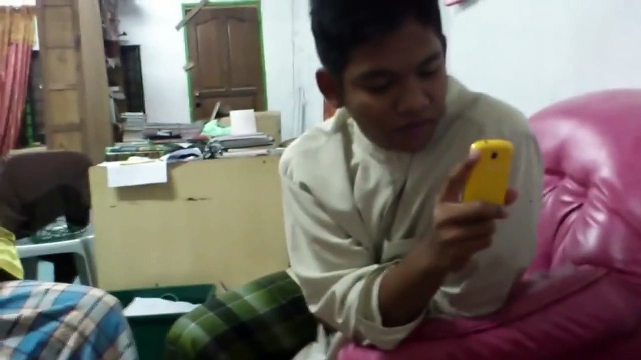 Budak bersuara merdu~