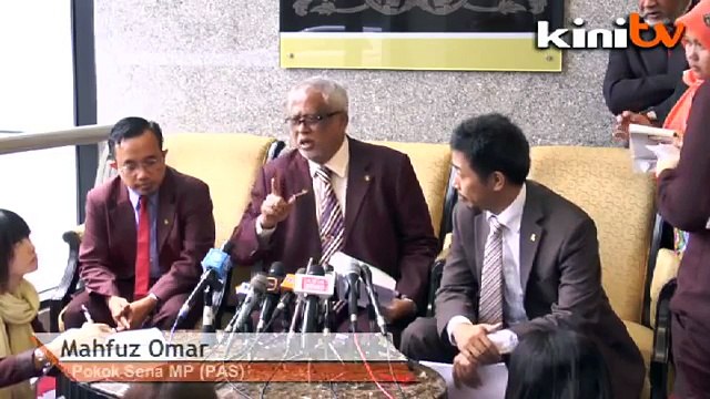 PAS: Who is Rosmah to represent Malaysia?