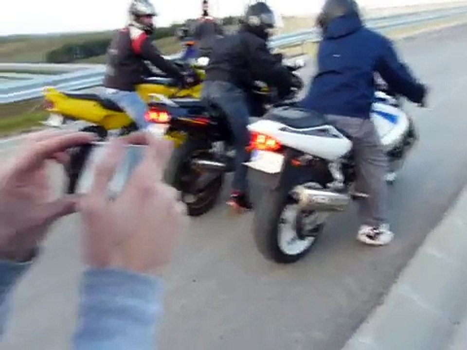 Suzuki GsxR 600 Honda NSR 125 x2 Burnout ZA MALINE