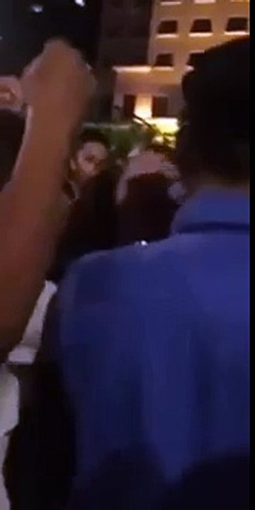 Cô gái bị công an bắt vì chơi Kiss Cam trên phố đi bộ Nguyễn Huệ