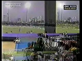 Moin Khan Smokes Andrew Flintoff for Huge SIXES